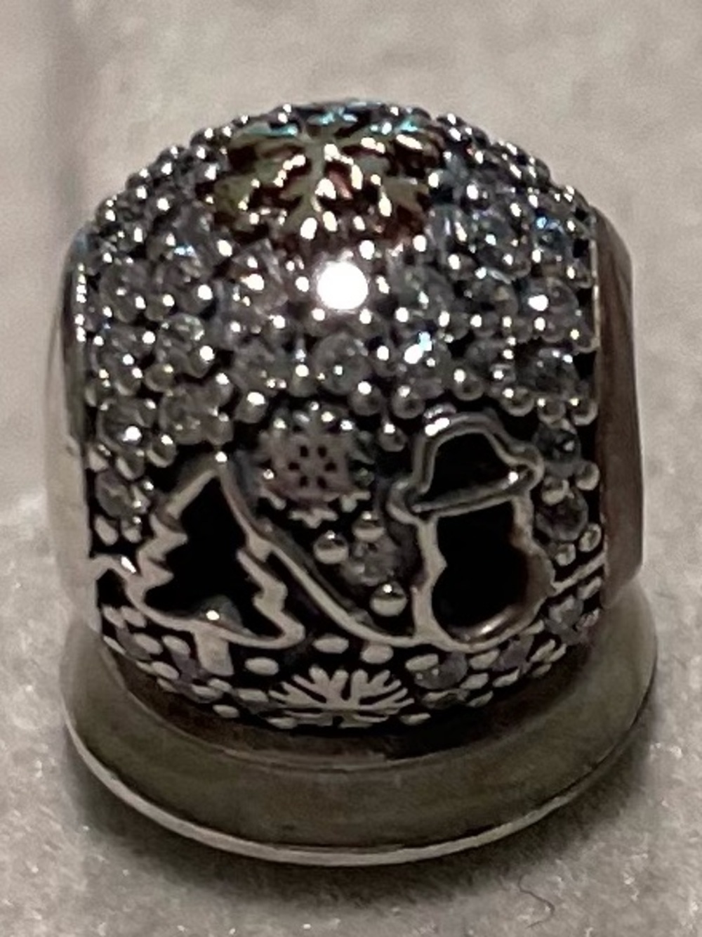 NIB Pandora 2015 Limited Edition Wonderland Holiday Charm USB794200